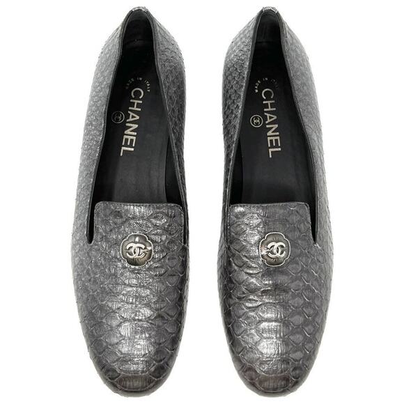 Chanel Grey Python CC Logo Loafers Flats 39.5 Silver Hardware - Picture 3 of 11